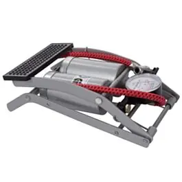 Betaalbaar Voetpomp met dubbele cilinder en manometer Perel AFP02